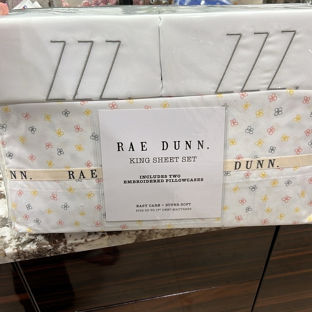 Rae Dunn ZZZ BUTTERFLY King bedsheet set new in original packaging - Picture 2 of 6